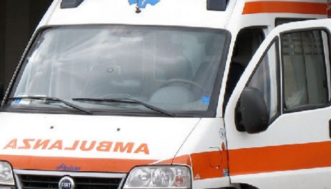 Reggio Emilia - Pilomat blocca il passaggio ad un&#039;ambulanza