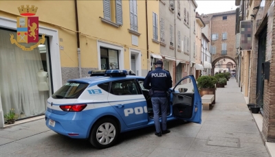 Arresto della Polizia di Stato a Carpi per spaccio di sostanze stupefacenti.
