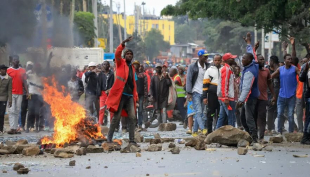 Proteste in Kenya per l’aumento del costo della vita, l’analista Manyora, “Le persone si sentono tradite”. Ecco cosa sta accadendo