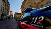 Resistenza a pubblico ufficiale e danneggiamenti: arrestati un uomo e una donna di 37 e 40 anni in via Mazzini