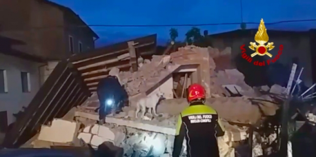 Esplosione e crollo di una palazzina nel Reggiano - VIDEO