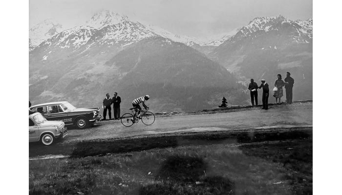 Angelo_Cozzi_Tappa_alpina_del_Giro_dItalia_1956_Copia.jpg