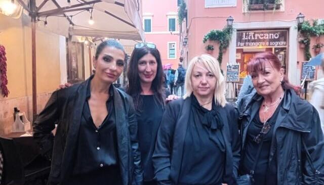 Da-Sx-Ermelinda-Cobuzzi-Cristina-Fasani-Elisabetta-Stellabotte-Natalia-Pratesi-del-Comitato-LAltra-Verita-1_1.jpeg