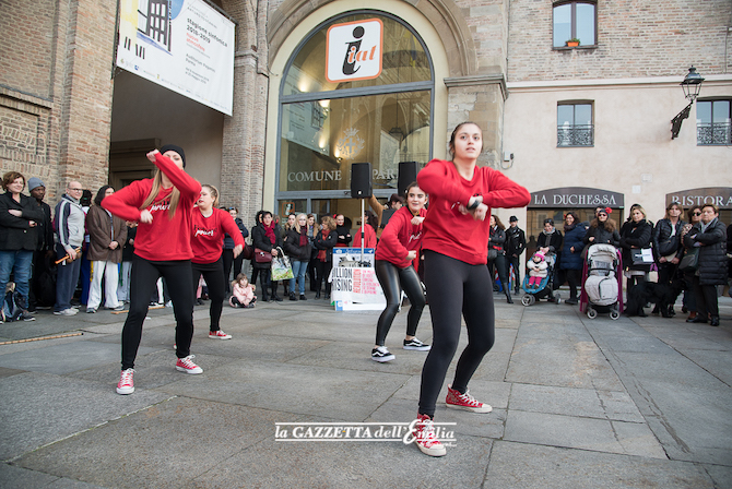 Foto-OneBillionRisingRevolution-Parma2019-gazzettadellemilia00001.jpg