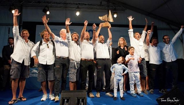 Namib premiazione dellequipaggio al Trofeo Panerai rid