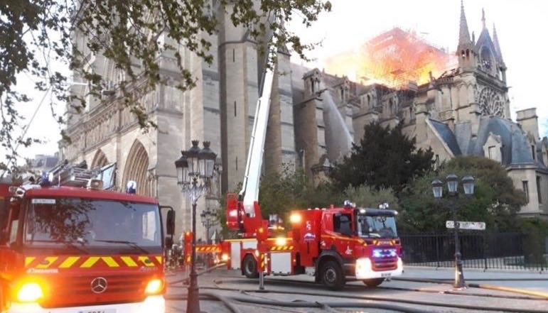 Notre-Dame-Pompieri-IMG_2889.jpg