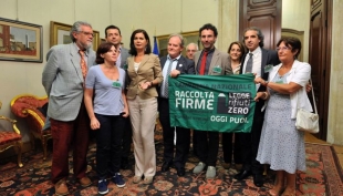 Alla Boldrini 80.000 firme &quot;Rifiuti Zero&quot;