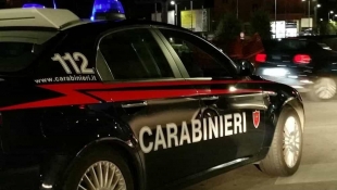 Minaccia la ex e le distrugge la casa. Arrestato 52 enne