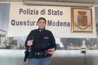 Modena: arrestato in flagranza dalla Polizia di Stato per furti in serie su auto in sosta