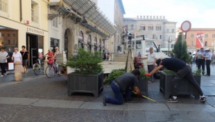 Antiterrorismo, le prime misure del Comune in via Farini e via Cavour