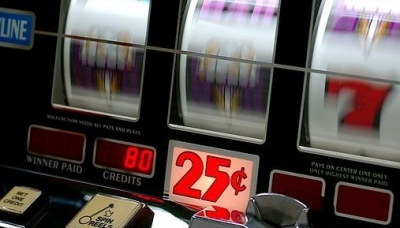 Contrasto alla dipendenza dal gioco d&#039;azzardo, Piano integrato 2014-2016: aiuto alle famiglie, punti accoglienza Ausl, numero verde e marchio &quot;slot free&quot;