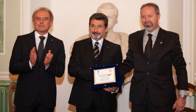 Premiato a Parma il Generale dei Carabinieri Rosario Aiosa, Medaglia d’Oro al Valor Militare