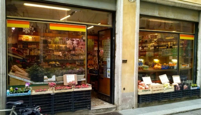Parma - L&#039; Ortofrutta Grassani, festeggia il 45esimo compleanno della loro attività commerciale
