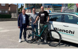 Una splendida bici elettrica Bianchi primo premio della lotteria GRADE 2023, grazie a Maxent