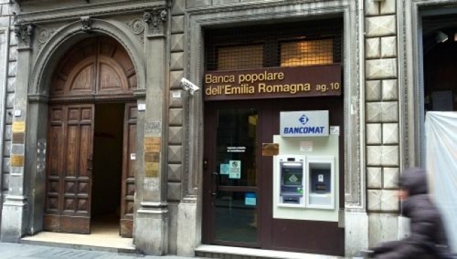 Reggio Emilia, tentata rapina in banca con &#039;ostaggio&#039;, preso il malvivente