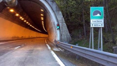 Tunnel poco sicuri? L’Adac, l’automobile club tedesca, lancia l’allarme sulla sicurezza delle gallerie italiane: “Sette su otto non sono sicuri”.