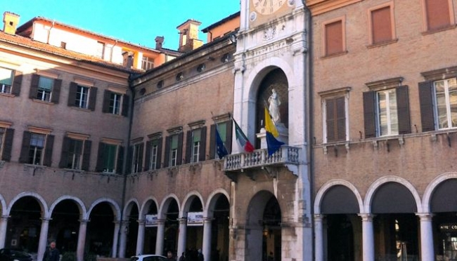 Modena - Capodanno, l&#039;ordinanza del sindaco vieta fuochi pirotecnici e petardi