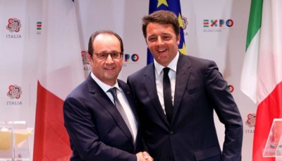 Stretta di mano tra Hollande a Renzi a Expo2015 - 