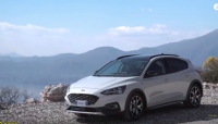 Prova su strada del nuovo crossover Ford Focus Active - Video