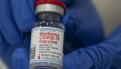 Nuovi lotti di vaccino Moderna bloccati in Giappone per difformità.
