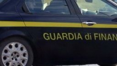 Carpi, sequestrati 35 mila luci e addobbi natalizi