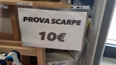 Hai provato le scarpe? Sono 10 euro…