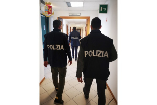 Due arresti della Polizia di Stato: uno in esecuzione di misura cautelare, l’altro su ordine di carcerazione