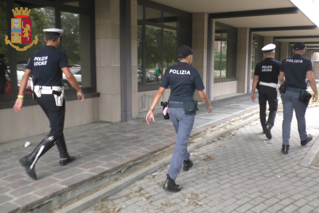 Polizia di Stato: intervento anticrimine a Modena in via Cesare Costa e Ponte Alto.