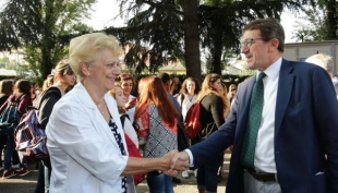 Modena - Muzzarelli al liceo Sigonio per l&#039;apertura dell&#039;anno scolastico