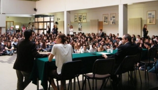 Reggio Emilia - Manghi agli studenti: &quot;Siate protagonisti, non solo opinionisti&quot;