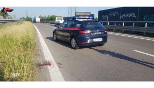 Incidente all&#039;alba in tangenziale a Parma. L&#039;autista fugge e si costituisce solo in mattinata.