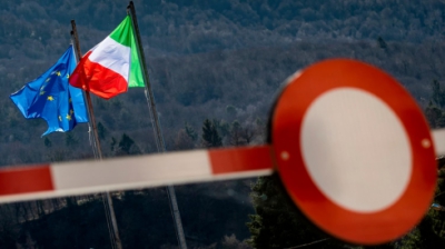 Divieto per gli svizzeri di andare in Italia per fare la spesa: fermato ticinese in dogana