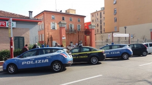 Polizia di Stato, Guardia di Finanza e Polizia Locale in un servizio di controlli a persone e residenze.