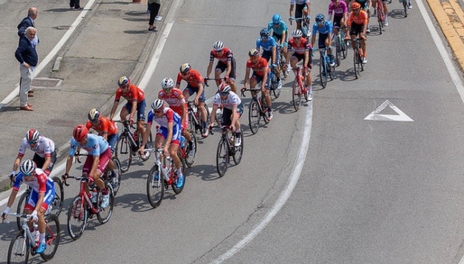 Il passaggio del Giro d&#039;Italia a Parma nelle foto di Enrico Grassi