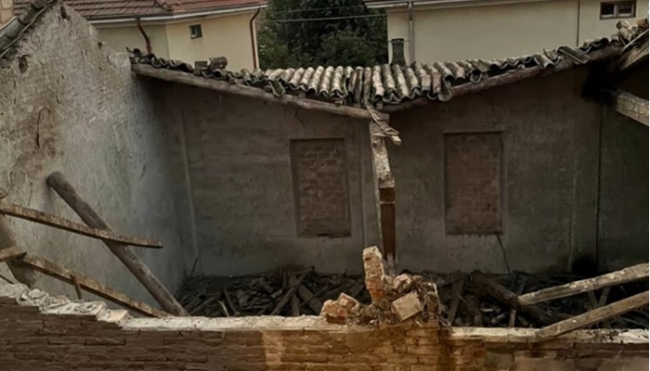 Noceto (PR): crollo di un tetto nel centro storico, paura ma nessun ferito. VIDEO