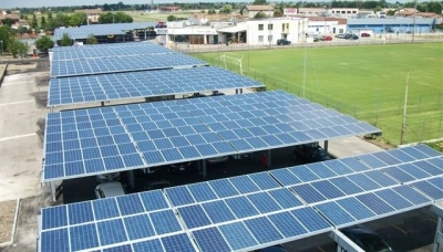Novellara - Gli impianti fotovoltaici della zona commerciale e sportiva ad uso di tutte le strutture comunali.