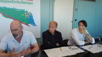 foto della conferenza stampa di oggi con il presidente Bonaccini, l’assessore Venturi, e il responsabile Servizio Assistenza Ospedaliera Regione Emilia-Romagna, Anselmo Campagna