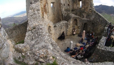 Reggio Emilia - Il Vescovo di Reggio Emilia mons. Massimo Camisasca inaugura a Canossa la seconda edizione de “Il Cammino del Perdono”