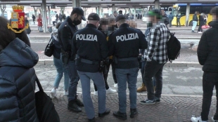 Polizia di Stato: nuovi controlli in centro nei principali luoghi di aggregazione giovanile