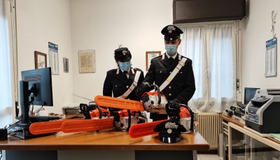 Fermato dai Carabinieri di Noceto, viene denunciato per ricettazione.