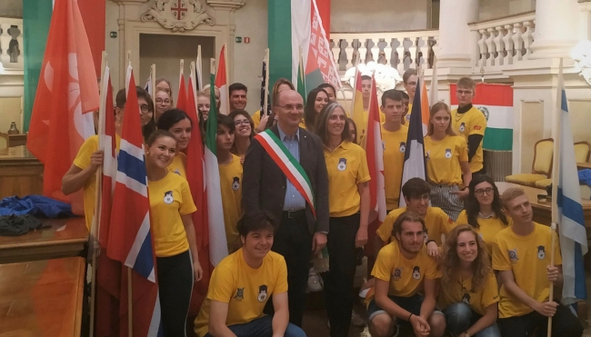 In Sala del Tricolore i giovani ambasciatori del Campo Internazionale della gioventù “Emilia&quot;