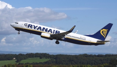 Ryanair, voli cancellati e rotte sospese: Adiconsum assiste i passeggeri
