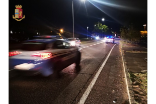 Modena: sopresi ed arrestati dalla Polizia di Stato mentre nella notte tentano un furto in un bar