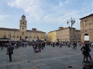 Parma, 1 novembre negozi aperti in centro storico