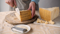 Parmigiano Reggiano e Grana Padano insieme contro le pratiche ingannevoli