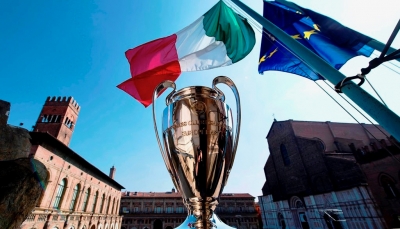 L&#039;UEFA Champions League Trophy Tour presentato da UniCredit fa tappa a Bologna