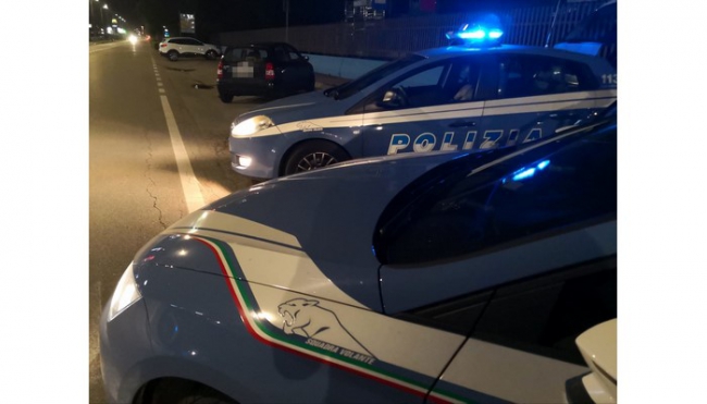 Squadra Volante della Questura di Parma impegnata per garantire la salute e la sicurezza pubblica