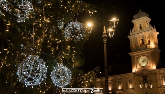 Parma - Accensione dell&#039;albero di Natale e auguri del Sindaco alla città - FOTO