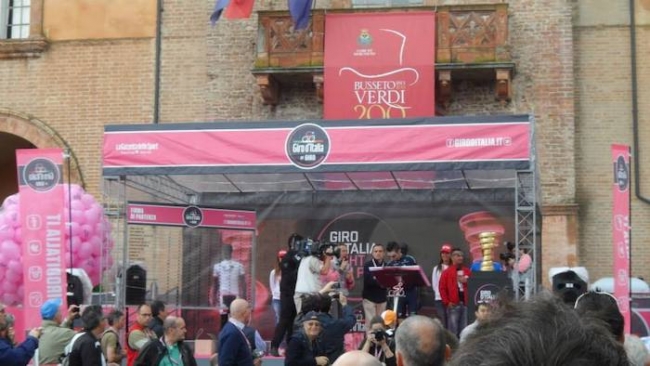La trasmissione “Speciale Giro d’Italia” fa tappa al Bar Guareschi di Roncole