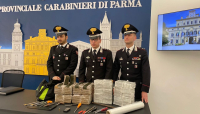 Preso con la droga, la nascondeva in un auto abbandonata